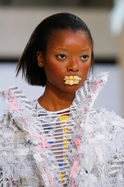 Look 76